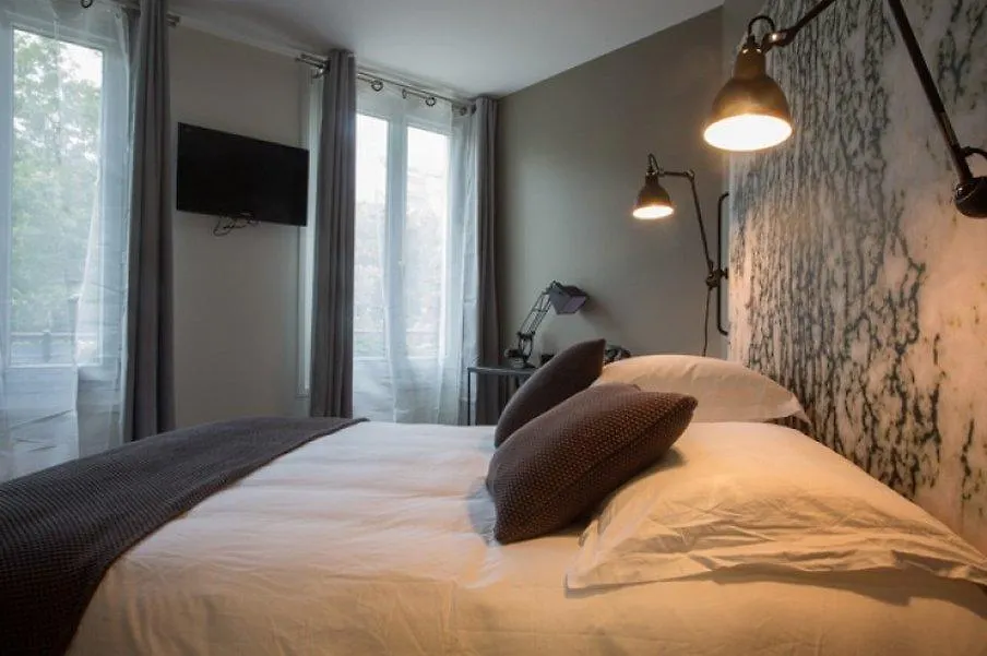 ***  La Finca Hotel & Spa Paris France